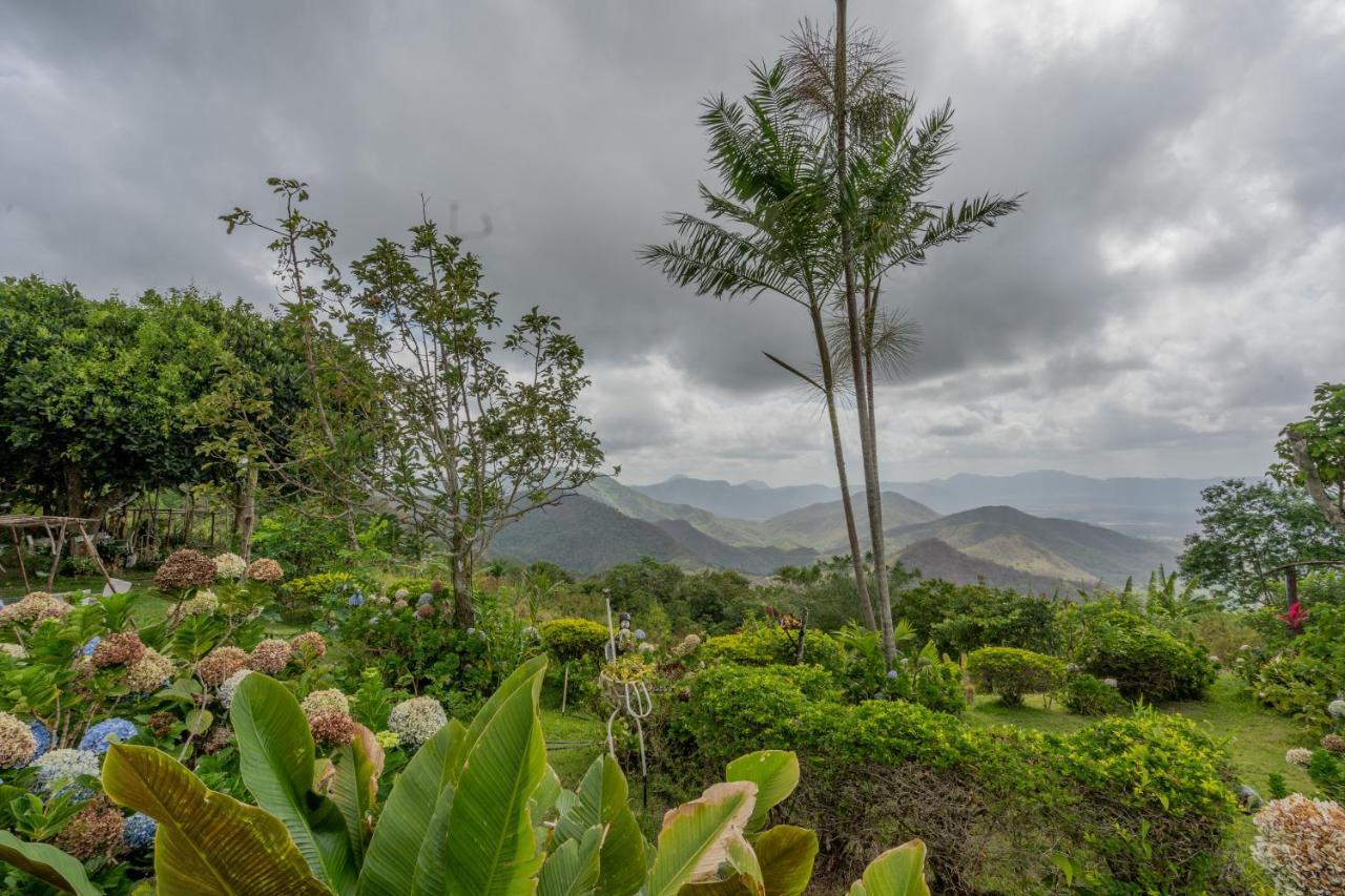 Pousada Le Monte Cristo Guaramiranga Buitenkant foto